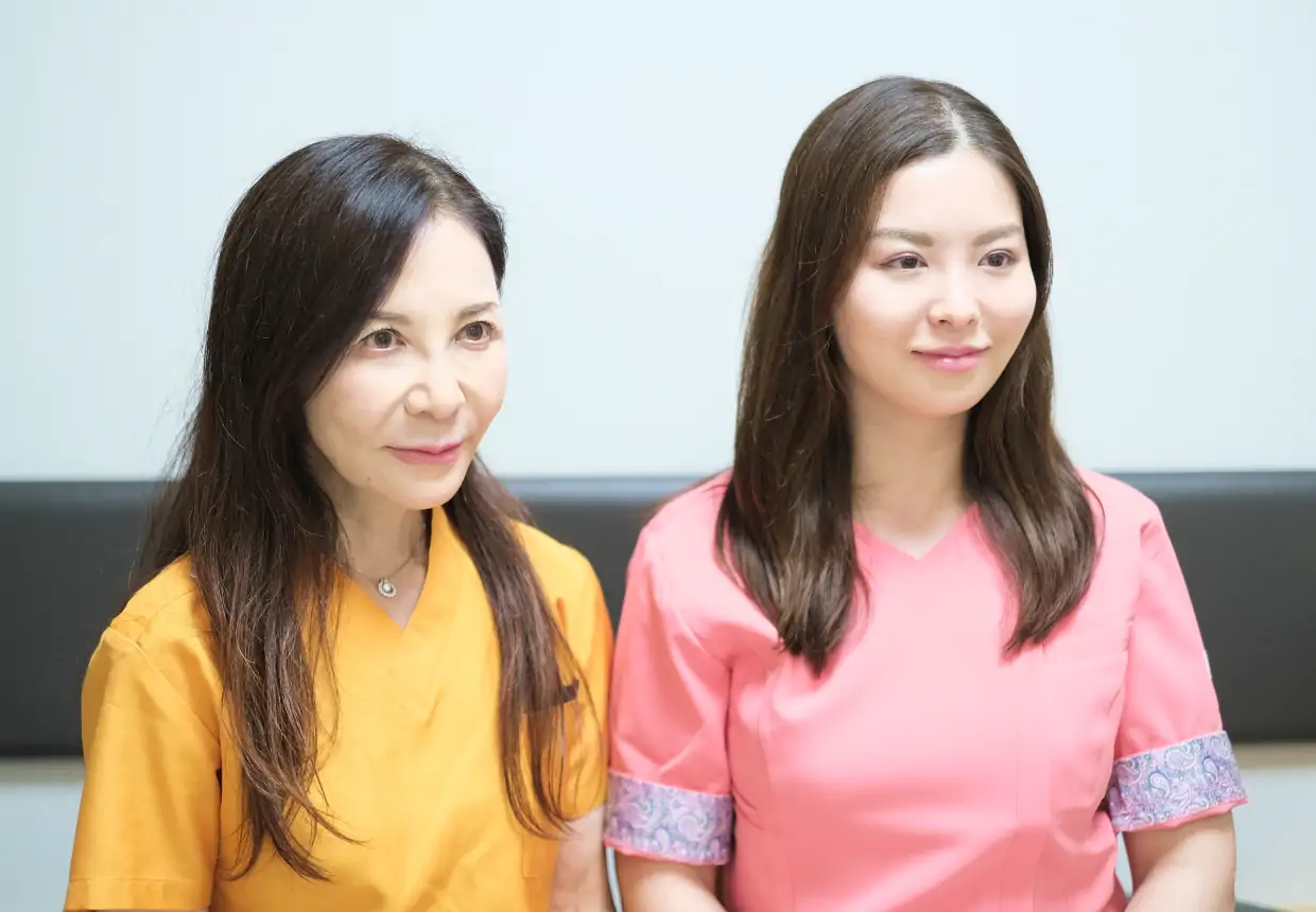 院長が治療をしている様子